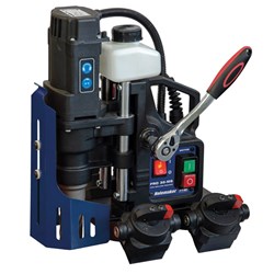 HOLEMAKER PRO35 MAGNETIC BASE DRILL. WITH SWIVEL MAGNETIC BASE FOR PIPE DRILLING
