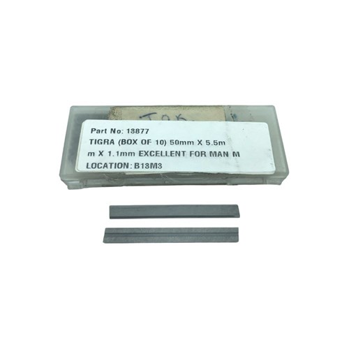 TIGRA 13877 50mm X 5.5mm X 1.1mm T03SMG Turnover/Reversible Knives w/ Face Groove (BOX OF 10)